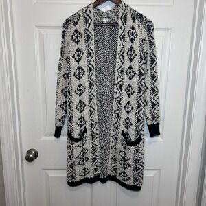 Solitaire Black & White Patterned Open Front Cardigan Sweater Medium